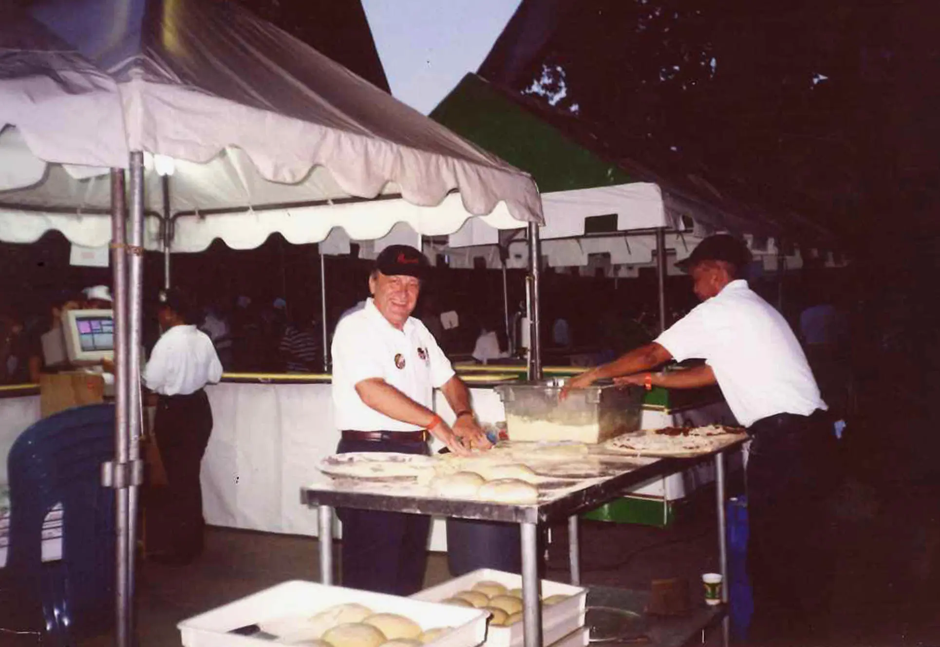 Don Peppino preparando Pizza